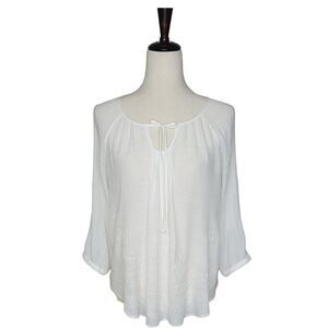 by & by White Textured Floral Embroidered 3/4 Sleeve Cover-up Blouse Size M